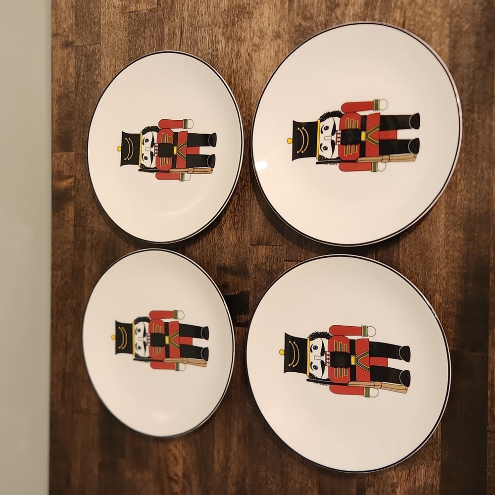Bombay Nutcracker Plates set of 4